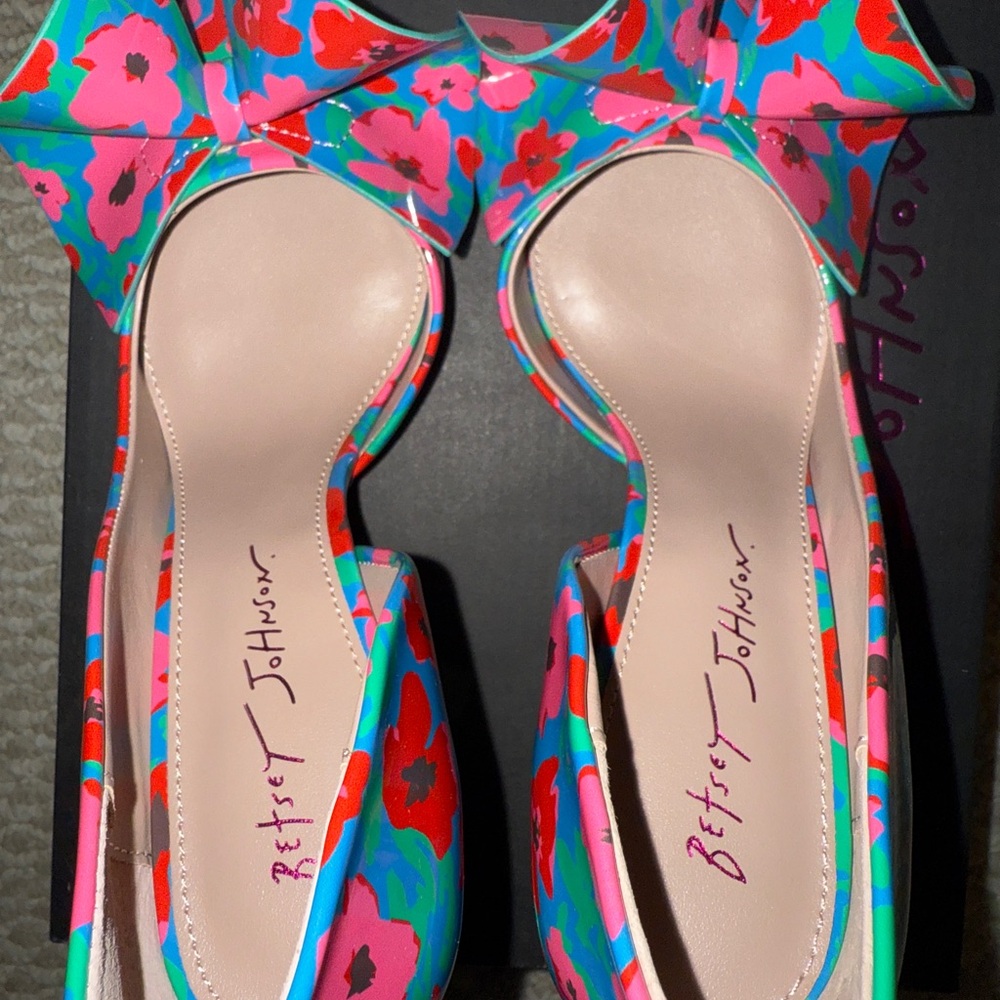 BETSY JOHNSON NOBBLE-P BLUE MULTI PUMP SIZE: 7.5 - Picture 6 of 9
